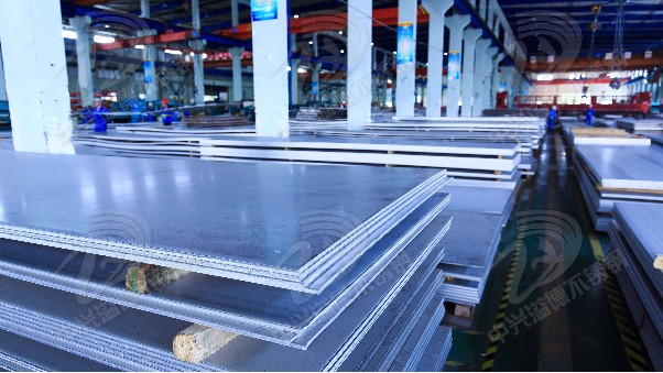 304不锈钢板的耐蚀性与哪些元素有关？